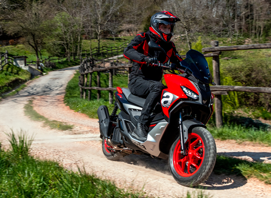 Aprilia SRGT Sport Red Raceway 04088 870X636